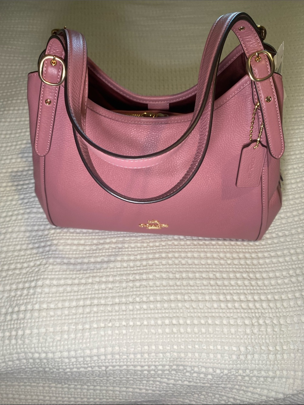 NWT Coach Erin Pebbled Leather Shoulder Bag in Peony with Gold Hardware💗✨